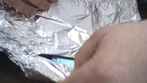 ЕСЛИ ТЕЛЕФОН ЗАВЕРНУТЬ ФОЛЬГОЙ ПРОИЗОЙДЕТ ЭТО