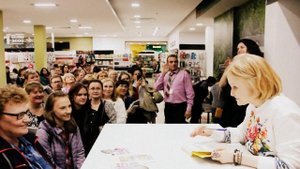 ДАРЬЯ ДОНЦОВА в Буквоеде 15 сентября