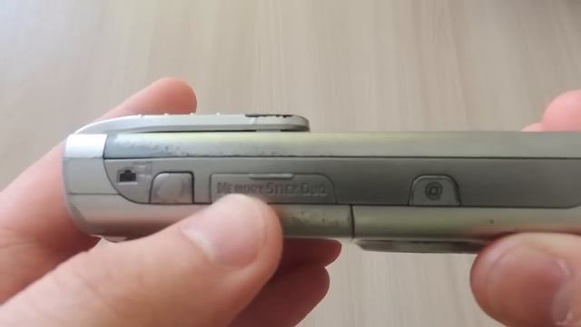 Обзор старого смартфона Sony Ericsson P990i смотреть онлайн