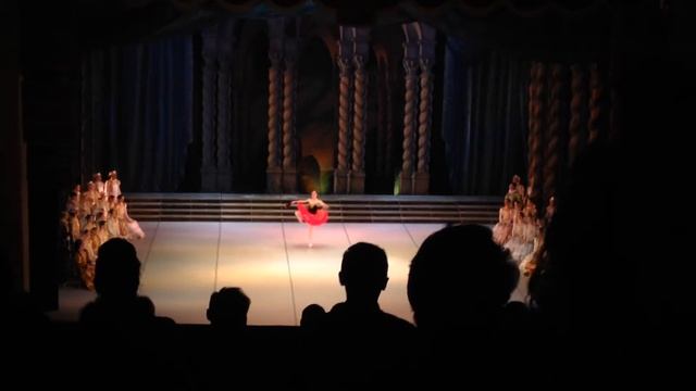 Russian Applause смотреть онлайн