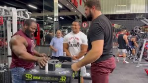 Training with Larry Wheels, Akimbo.  Dubai. Тренировка с Ларри Вилсом, Акимбо.