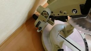 Торцовочная пила Makita ls 1040