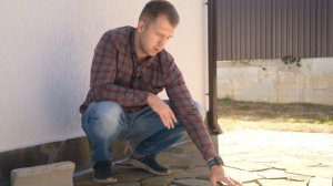 ПРОСТАЯ И НЕДОРОГАЯ отделка для цоколя и отмостки.