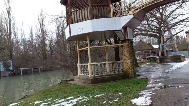 Зима в Краснодаре, и снег и солнце. Парк  Солнечный остров.