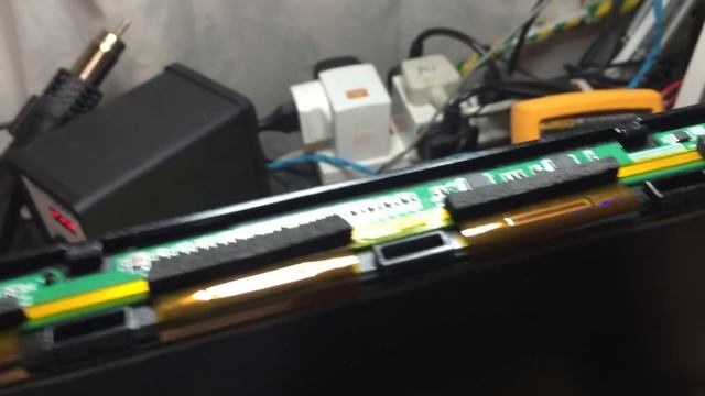 DELL 2408WFP COMMON FAULT VERTICAL LINE ON THE RIGHT HAND SIDE FIX RELATED TO FAULTY LCD RIBBON смотреть онлайн