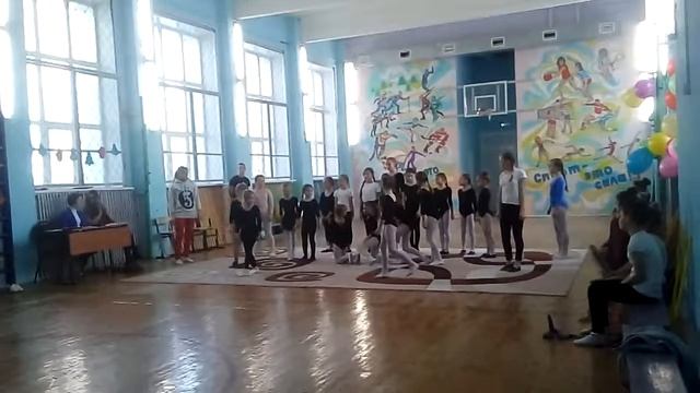 Групповое выступление гостей на фестивале "Зима" Спортивная гимнастика смотреть онлайн