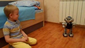 РОБОТ ЭЛЕКТРОН Интерактивный распаковка играем даем команды Robot Electron unboxing toy and play