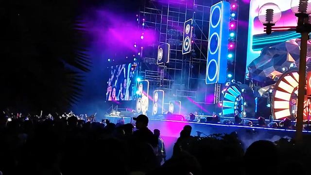 Что сейчас творится у Лотоса в Нячанге! Это столпотворение и праздник-фестиваль Tiger remix. смотреть онлайн