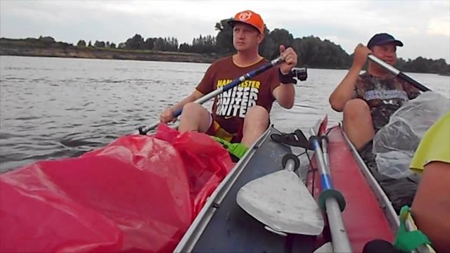 Kayaking on the Desna смотреть онлайн