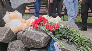 В Донецке почтили память жертв террористического удара ВСУ по пляжу в Севастополе