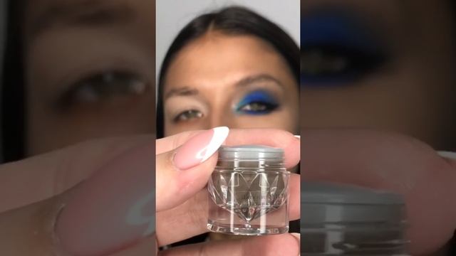 Яркий минеральный макияж глаз на минеральной косметике ROEK Minerals смотреть онлайн