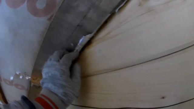 Можно ли проклеивать стыки пароизоляции кровли клейкой фольгой?
