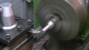 Фрезерная приставка для токарного станка.