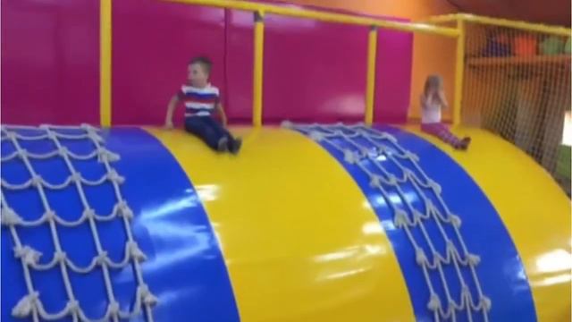 Как мы провели время в детской игровой комнате смотреть онлайн