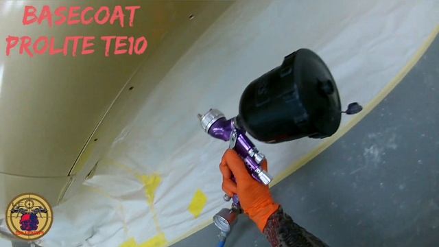 W114 MERCEDES-BENZ GOLD METALLIC WITH CROMAX смотреть онлайн