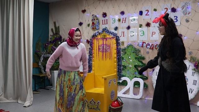 Кижинга. Интернат. 11 класс. "Красная шапочка" на новый лад. 27 декабря 2022 г. смотреть онлайн