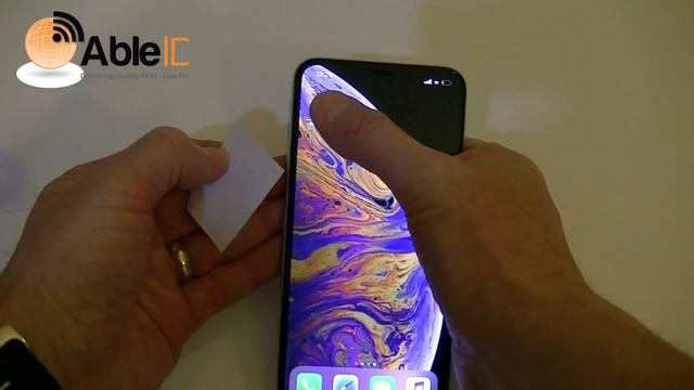 iPhone Reading NDEF Encoded NFC Tag смотреть онлайн