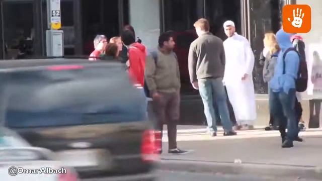 ЛЮДИ БРОСИЛИСЬ В ЗАШИТУ МУСУЛЬМАНИНА В КАНАДЕ СОЦИАЛЬНЫЙ ЭКСПЕРИМЕНТ смотреть онлайн