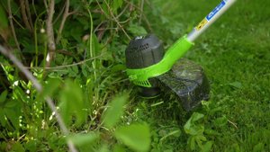 Триммер аккумуляторный Greenworks G40LT30, 40V, 30 см (арт 2101507)