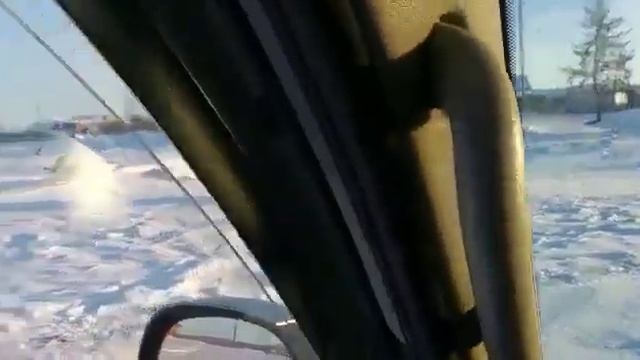 Республика Саха,Верхоянский р-н, Боруулаах.Ноябрь 2021.Лошадь самостоятельно перевозит сани со льдо смотреть онлайн