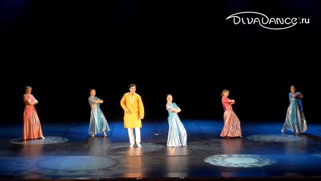 Первая встреча индийский болливудский танец парень и девушки Prem Ratan Dhan Payo Aaj Unse Milna Ha смотреть онлайн