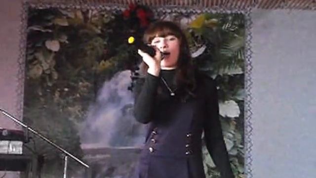 ПЕСНЯ"МАМА-МАМОЧКА"В ИСПОЛНЕНИИ КАРИНЫ смотреть онлайн