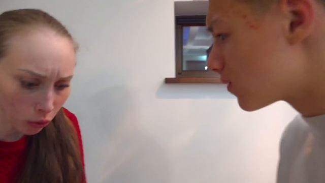 АЛИСА СИЛЬНО ЗАБОЛЕЛА ПУКАМИ!!! смотреть онлайн