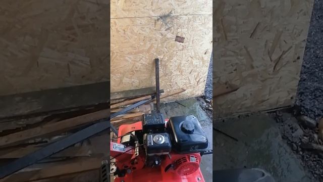 @user-xw6es7nq2q Мотоблок стреляет выхлопную, потеря мощности, дёргается смотреть онлайн