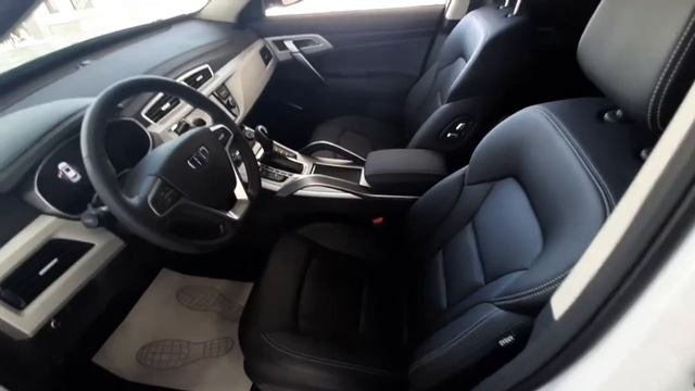 Geely Atlas в комплектации Luxe смотреть онлайн