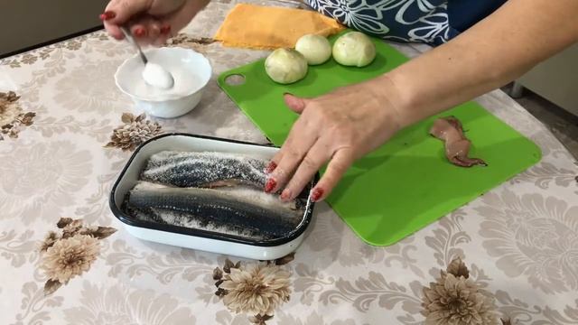 Как быстро засолить селедку Очень вкусная малосольная селедка Селедка кусочками в банке за 3 часа
