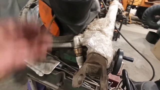 Двигатель Д-144 в погрузчик UN 053|КПП Газ в погрузчик UN 053|Строю самодельный трактор #7|Впихнуть смотреть онлайн