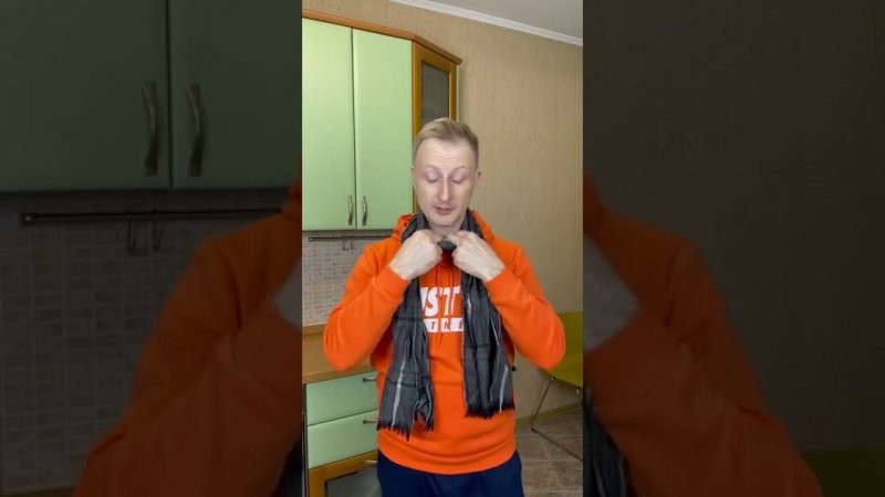 Как сделать шапку из шарфа | Лайфхаки от Нечетова | nechetoff | ПОДПИШИСЬ ⬇️ #Shorts