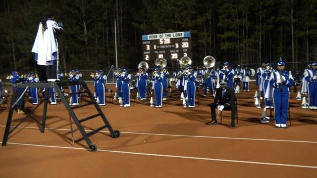 Westlake High School Marching Band - So Fresh and Clean 121120 смотреть онлайн