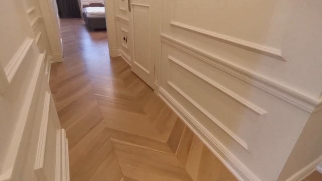 Ремонт квартиры в стиле классика. Гипсовая лепнина. Паркетная доска. смотреть онлайн