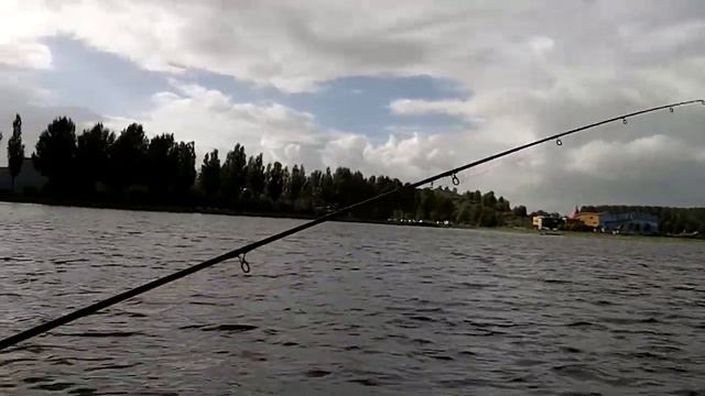 Hobie sailing and fishing kayak with HDS 5 fishfinder plus GPS.MOV смотреть онлайн