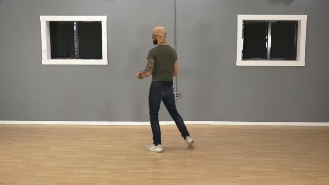 Bachata Live Dance Class with Artem Buynevich смотреть онлайн