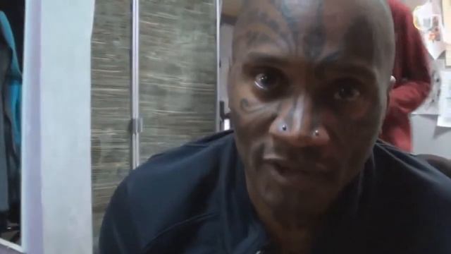 Дженезис Санфайер - Боль делает тебя красивым! смотреть онлайн