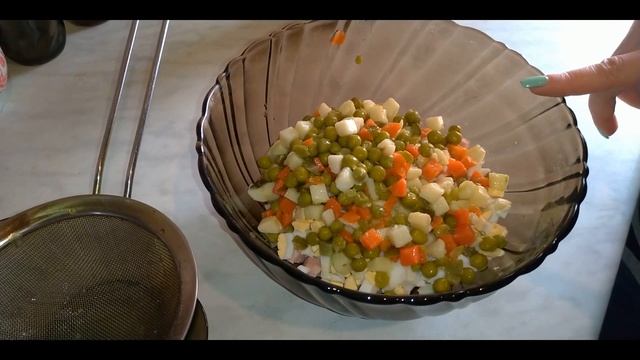 Оливье из банки.