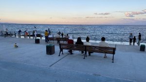 Такое в Крыму мало кто видел -  кромлех. И, море ещё тёплое, но пляжи в Алуште резко опустели.