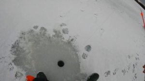 Первый раз на зимней рыбалке!!! Онежское озеро!