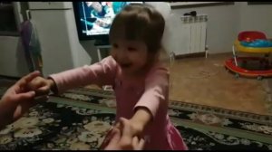 Тра та та мы ведем с собой кота