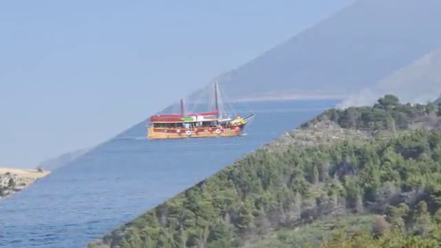 Хорватия Виды вправо от отеля Ривьера (Макарска)
