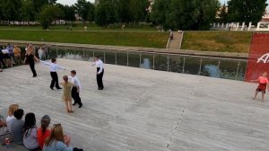 Танцевальный клуб Art Dance. Практика в детском парке. Спортивные бальные танцы.