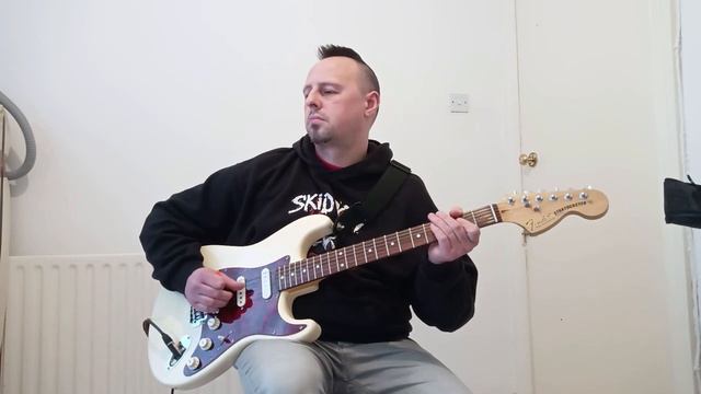 White Fender Strat смотреть онлайн