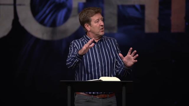 Light in a Dark World | John 12:34-35, 46 | Gary Hamrick смотреть онлайн