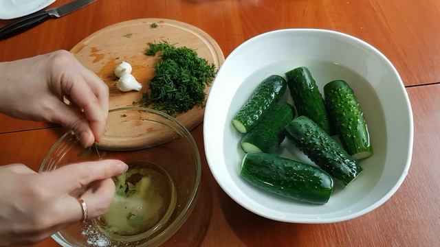 Малосольные огурцы самый быстрый рецепт! Огурцы малосольные в пакете с чесноком и укропом быстро