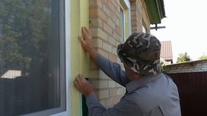 Утепление окон экструдированным полистиролом с наружной стороны.