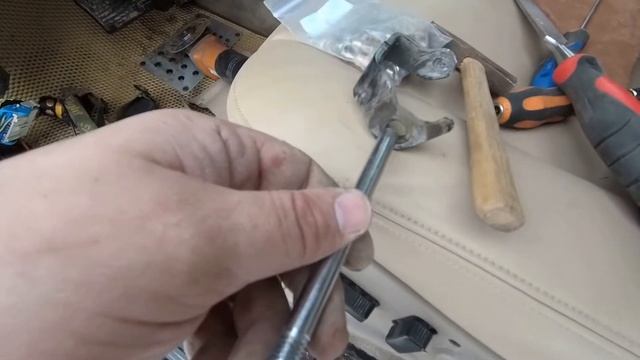 Тахо 840. Ремонт дверных петель, замена дверного уплотнителя и кое что по мелочи. смотреть онлайн