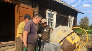 Заливаем фундамент не поднимая сруба. Ремонт старого дома (Часть 6, День 13-17).