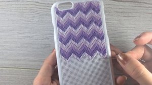 Вышивка Барджелло на чехле для iPhone 6